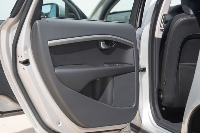 2025 Volvo V70