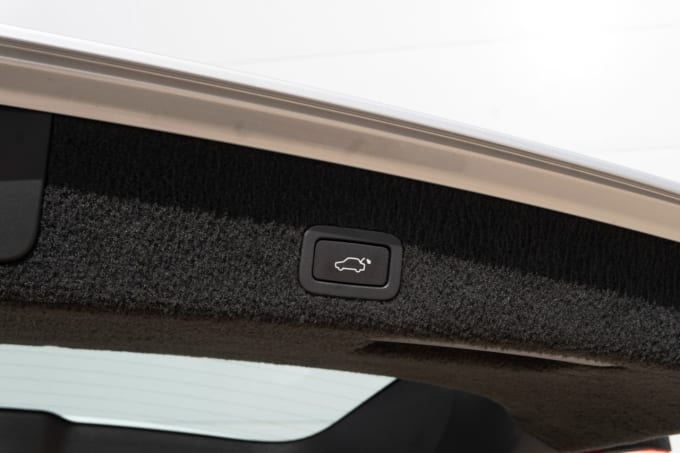 2025 Volvo V70