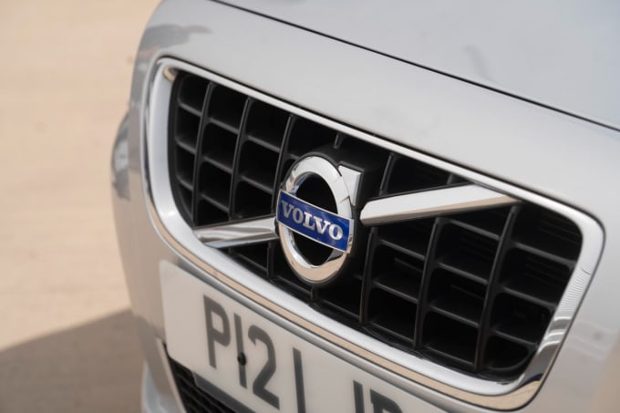 2025 Volvo V70