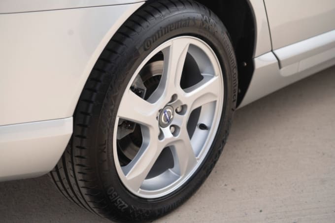 2025 Volvo V70