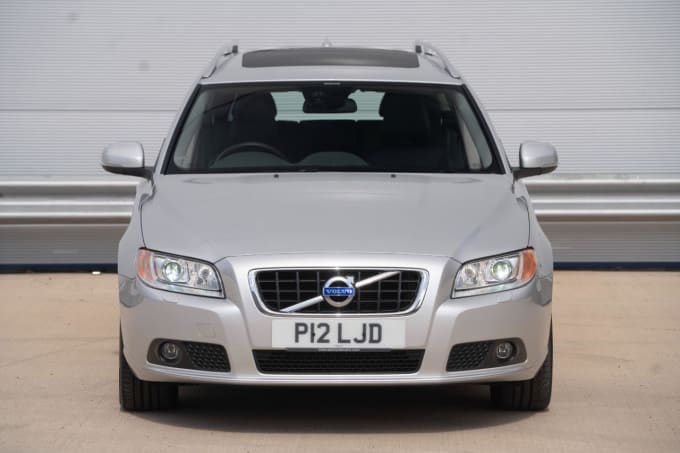 2025 Volvo V70