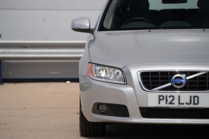 2025 Volvo V70