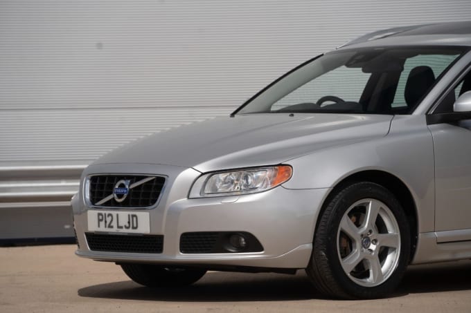 2025 Volvo V70