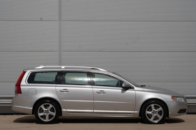 2025 Volvo V70