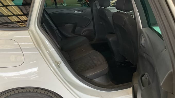 2025 Vauxhall Astra