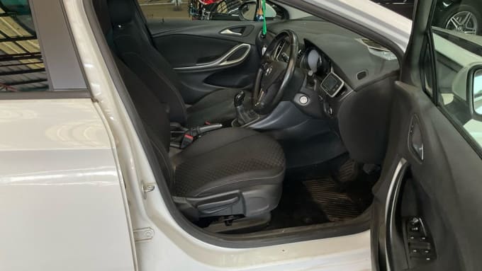 2025 Vauxhall Astra