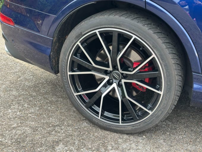 2025 Audi Sq7