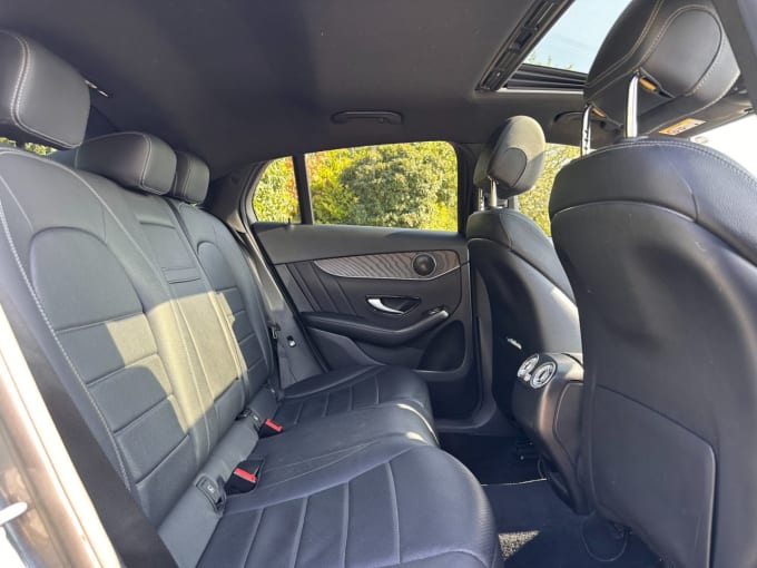 2025 Mercedes-benz Glc
