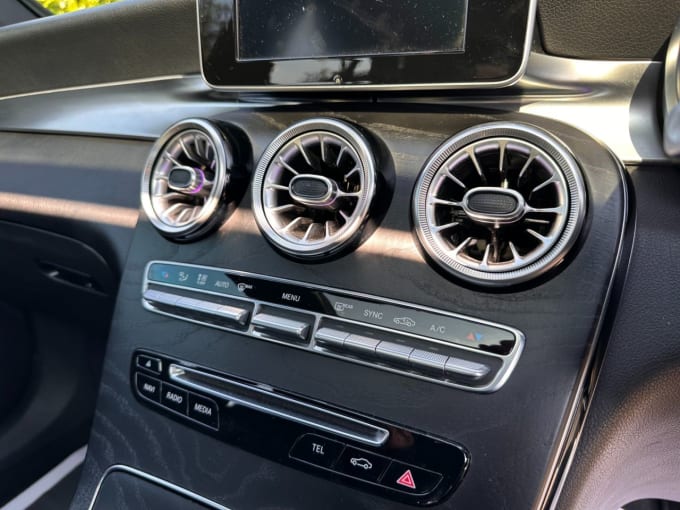 2025 Mercedes-benz Glc