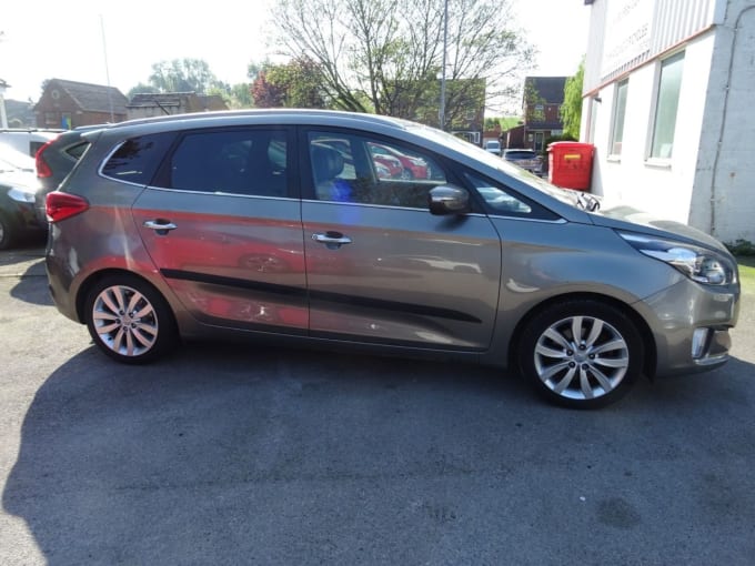 2025 Kia Carens