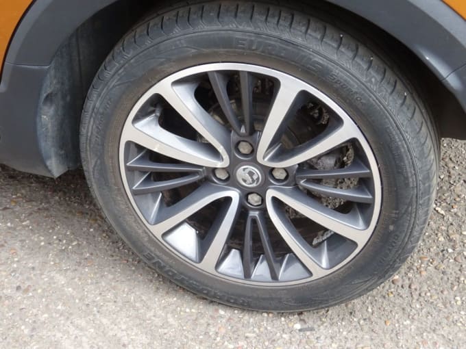 2025 Vauxhall Crossland X