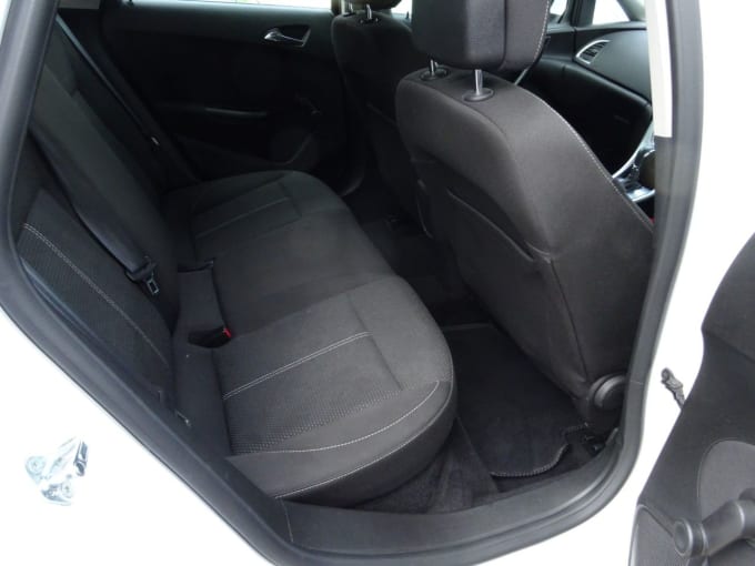 2025 Vauxhall Astra