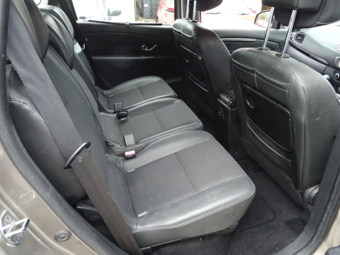 2025 Renault Scenic