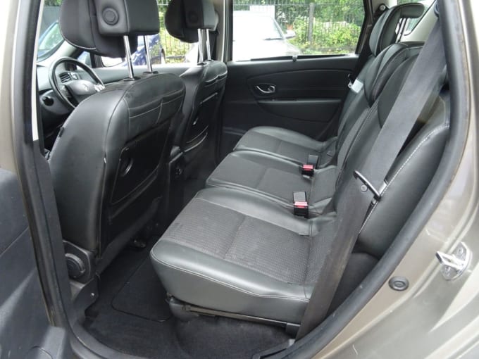2025 Renault Scenic