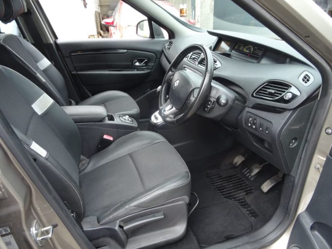 2025 Renault Scenic