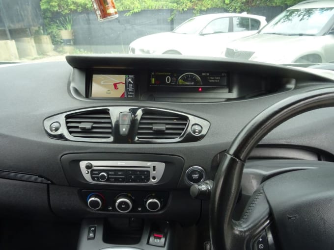 2025 Renault Scenic