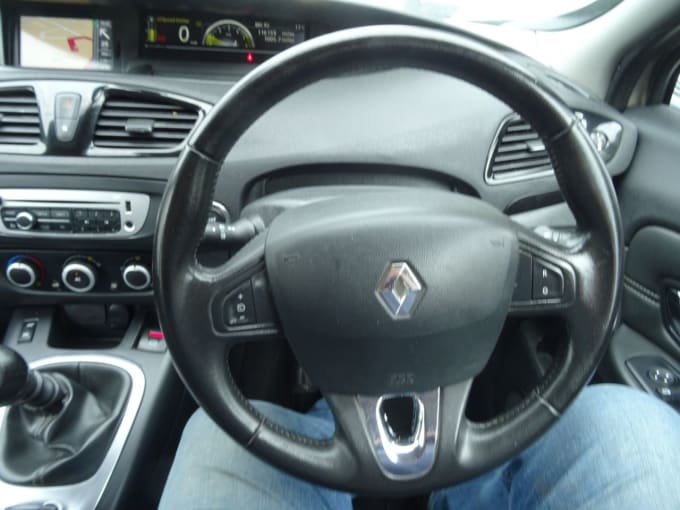 2025 Renault Scenic