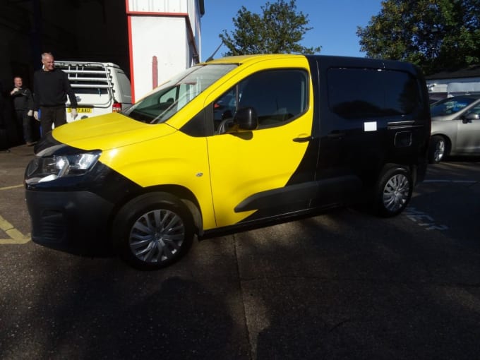 2022 Peugeot Partner