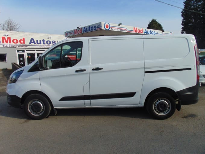 2025 Ford Transit Custom