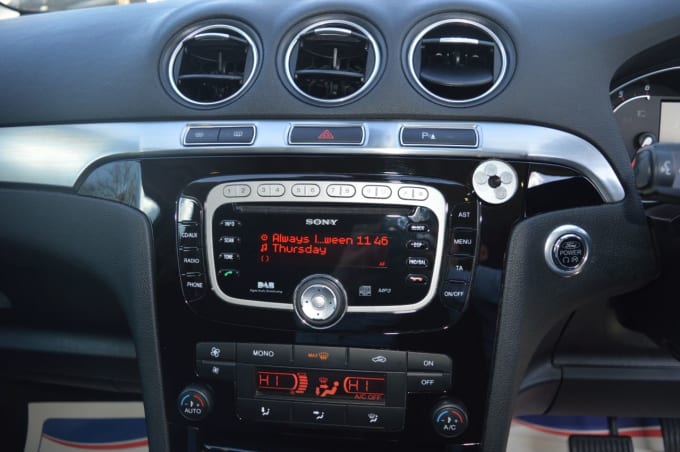 2025 Ford S-max