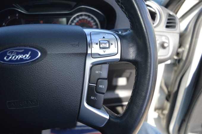 2025 Ford S-max