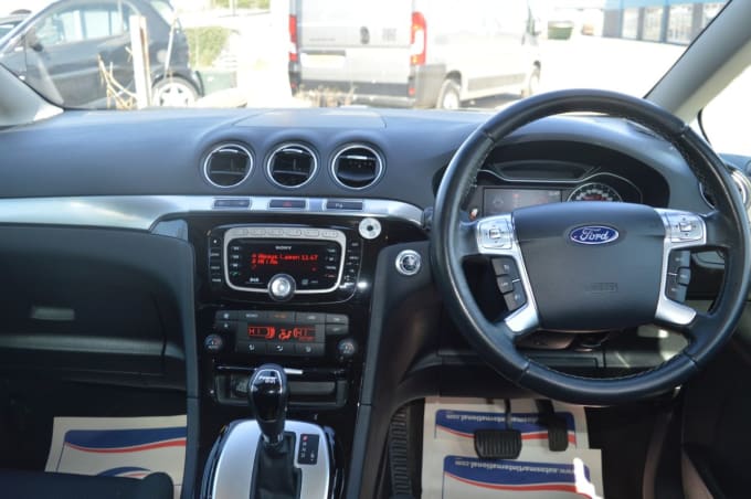 2025 Ford S-max
