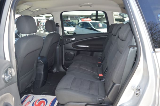 2025 Ford S-max