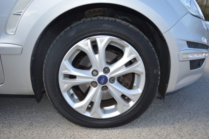 2025 Ford S-max