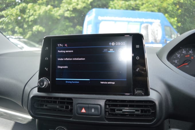 2025 Peugeot Partner