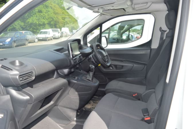 2025 Peugeot Partner