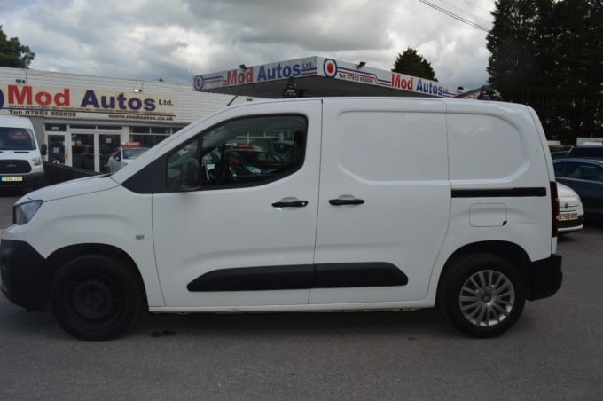 2025 Peugeot Partner