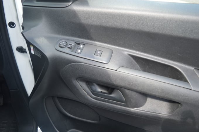 2025 Peugeot Partner