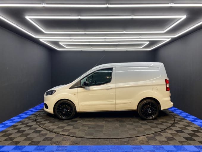 2025 Ford Transit Courier