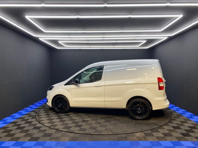 2025 Ford Transit Courier