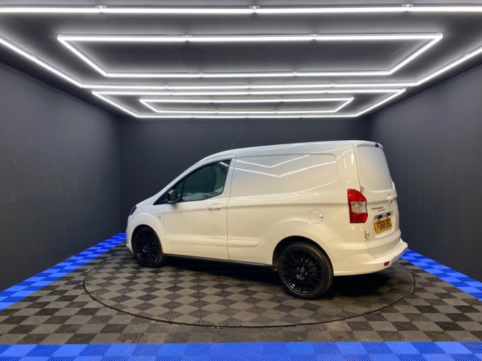 2025 Ford Transit Courier
