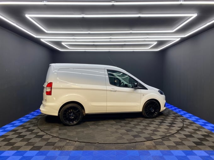 2025 Ford Transit Courier