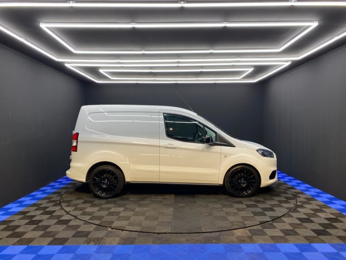 2025 Ford Transit Courier