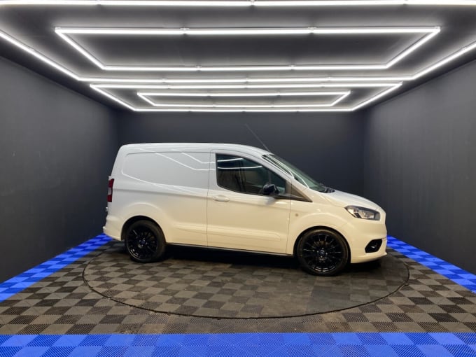 2025 Ford Transit Courier