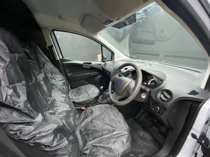 2025 Ford Transit Courier