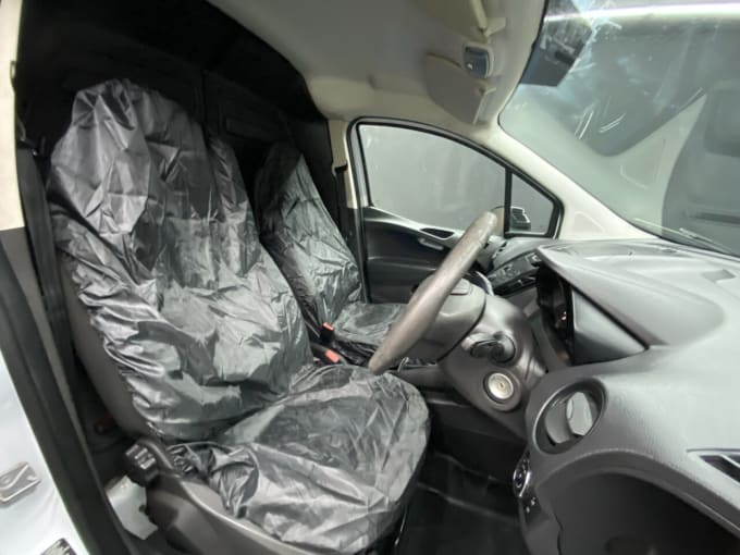 2025 Ford Transit Courier