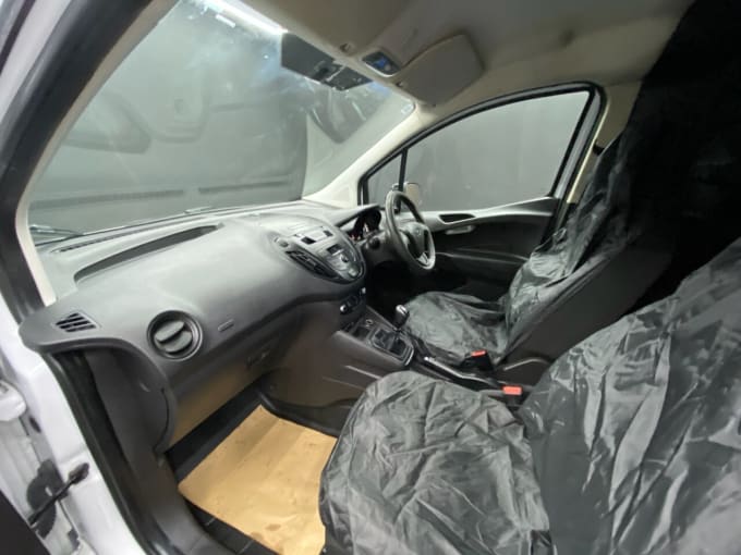 2025 Ford Transit Courier