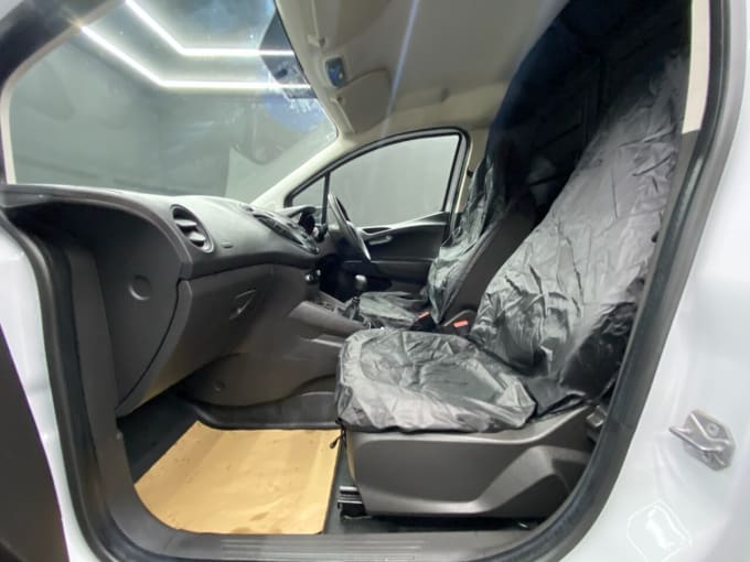 2025 Ford Transit Courier