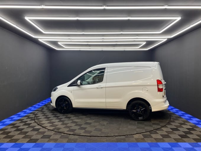 2025 Ford Transit Courier