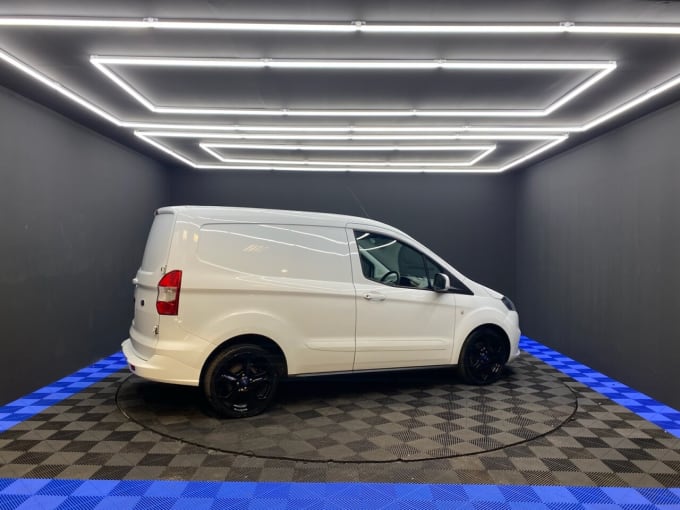 2025 Ford Transit Courier