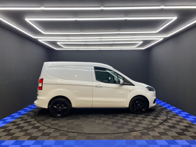 2025 Ford Transit Courier