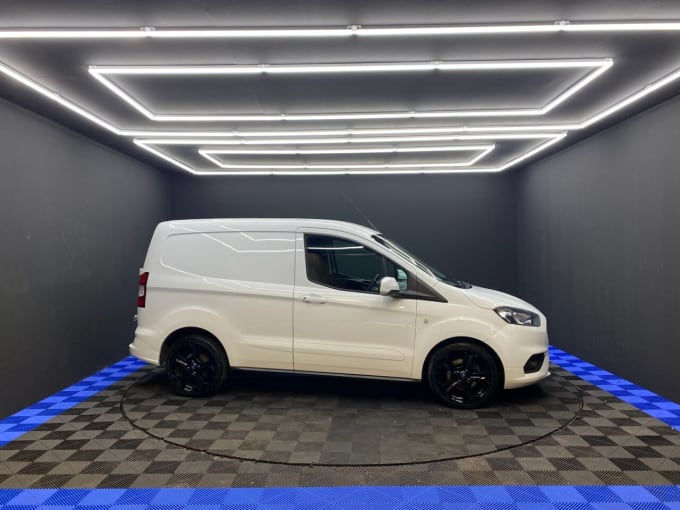 2025 Ford Transit Courier