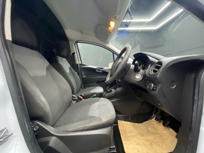 2025 Ford Transit Courier