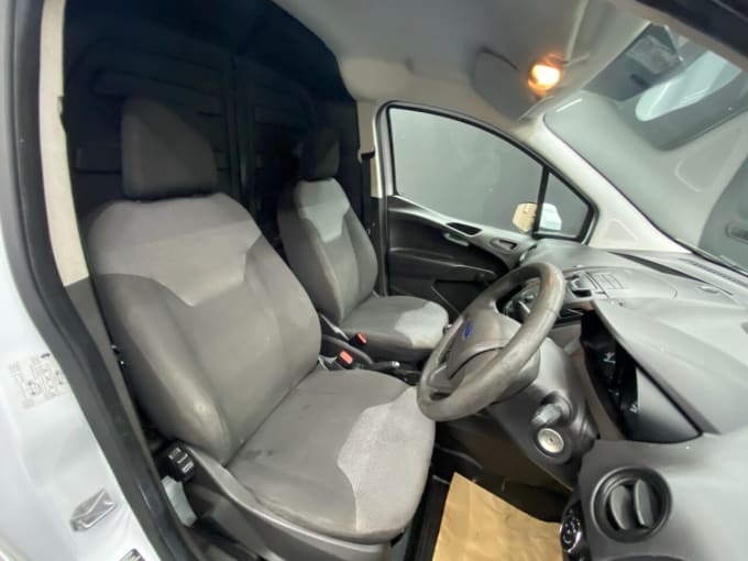 2025 Ford Transit Courier