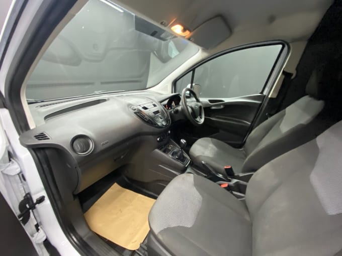 2025 Ford Transit Courier