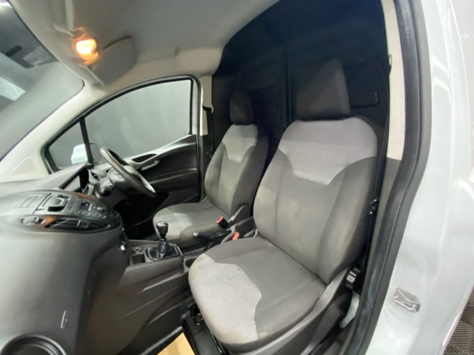 2025 Ford Transit Courier